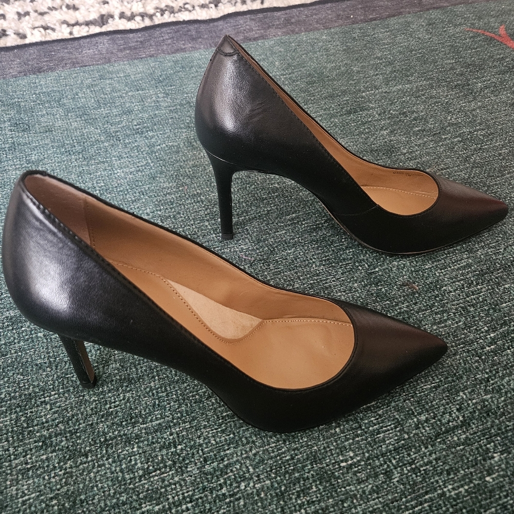 Banana Republic Black Madison Pumps/Heels